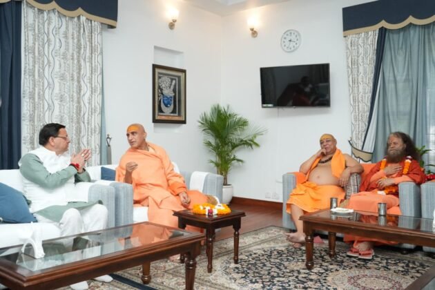 Pushkar Singh Dhami with saints